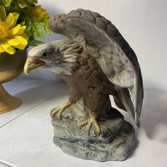Vintage Bald Eagle Figurine - Picture 6 of 7